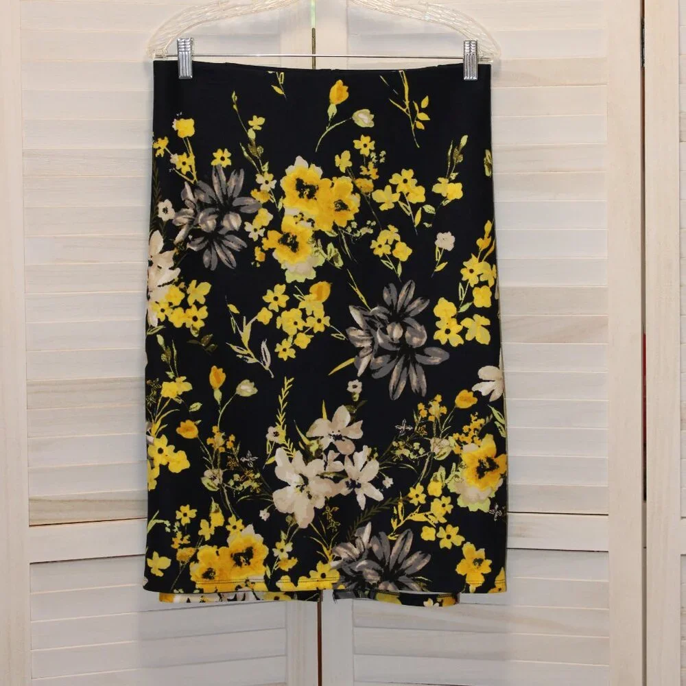 NYCC New York Clothing Company Navy Blue and Yellow Floral Skirt Size XL